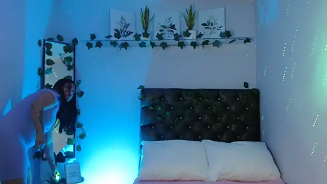 Snapshot of KOREN_JALAA chatting on January 2025 09:37:01 PM KOREN JALAA online show from January 2025 09:37:01 PM