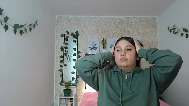 Snapshot of KOREN_JALAA chatting on February 2025 09:43:01 PM KOREN JALAA online show from February 2025 09:43:01 PM