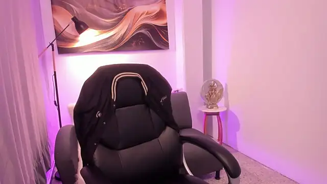 Leoo Miller online show from November 2025 04:34:01 AM