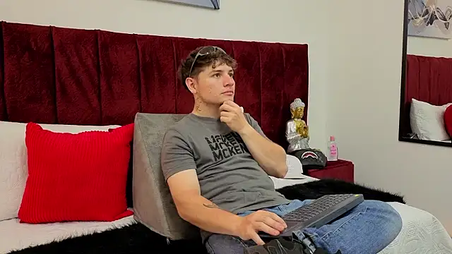 Leoo Miller online show from March 2026 12:22:01 PM