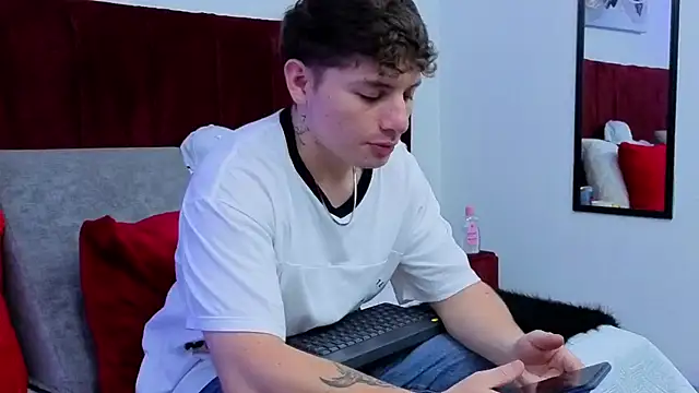 Leoo Miller online show from March 2026 04:06:01 AM