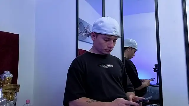 Leoo Miller online show from March 2026 04:17:01 AM