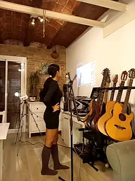 Snapshot of MissHazelnut chatting on November 2025 03:46:02 PM MissHazelnut online show from November 2025 03:46:02 PM