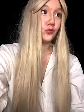 Darling Bri  online show from November 2025 10:25:01 AM