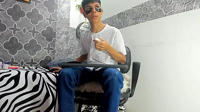 sexyboys cutex18 online show from February 2026 08:35:02 PM