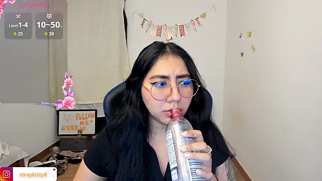LoveLyy- online show from June 2026 11:43:02 PM