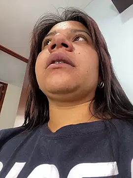 Snapshot of Stefany_Bam chatting on October 2025 08:13:02 PM Stefany Bam online show from October 2025 08:13:02 PM