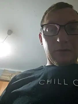 Snapshot of MeskaKurwa1988 chatting on October 2025 09:59:02 PM MeskaKurwa1988 online show from October 2025 09:59:02 PM