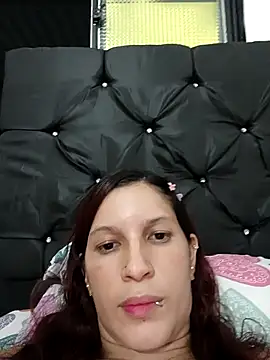 Snapshot of Mariana08andDiego chatting on November 2025 01:26:02 AM Mariana08andDiego online show from November 2025 01:26:02 AM