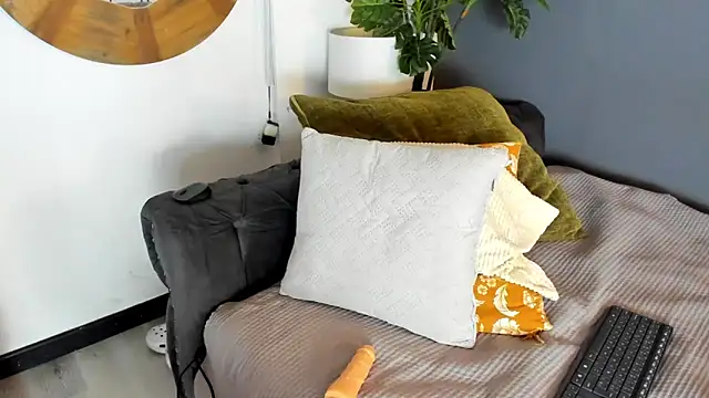 Snapshot of frodita_dream chatting on December 2025 08:13:01 PM frodita dream online show from December 2025 08:13:01 PM