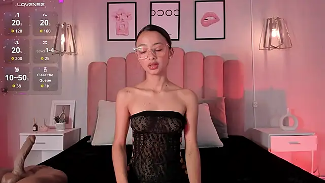 lena martinn online show from April 2026 08:04:02 PM