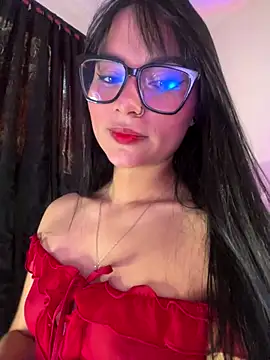 Snapshot of AlannaDollx chatting on October 2025 01:29:01 PM AlannaDollx online show from October 2025 01:29:01 PM