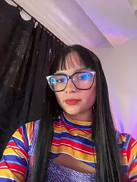 Snapshot of AlannaDollx chatting on October 2025 01:23:02 PM AlannaDollx online show from October 2025 01:23:02 PM