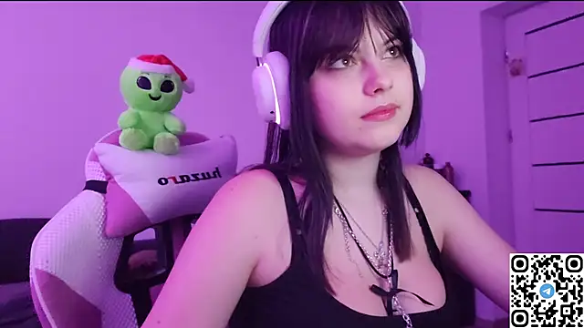 KristiBloom online show from November 2025 09:09:02 PM