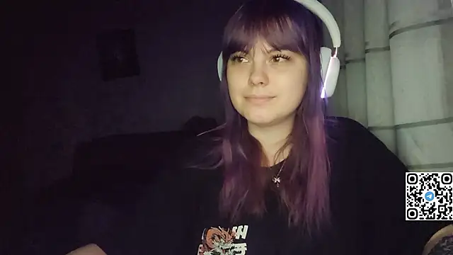 Snapshot of KristiBloom chatting on February 2026 08:05:02 PM KristiBloom online show from February 2026 08:05:02 PM