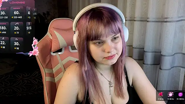 Snapshot of KristiBloom chatting on March 2026 01:12:02 AM KristiBloom online show from March 2026 01:12:02 AM