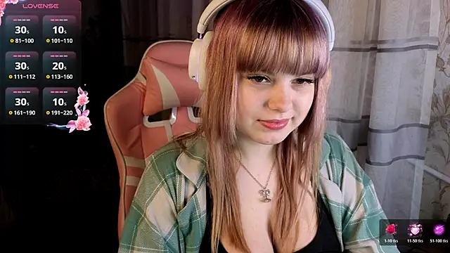 Snapshot of KristiBloom chatting on March 2026 11:37:01 PM KristiBloom online show from March 2026 11:37:01 PM