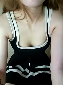 LylyCii6969 online show from October 2025 04:00:02 AM