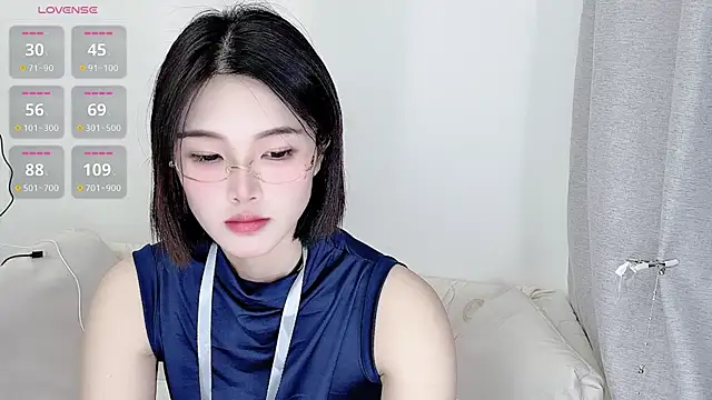 Snapshot of T-TeaR chatting on November 2025 12:21:02 AM T-TeaR online show from November 2025 12:21:02 AM