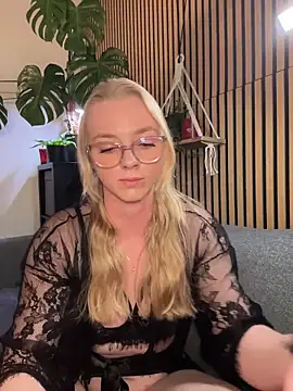 LinaLeana online show from March 2026 05:59:01 PM