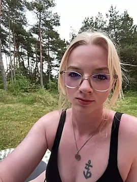 LinaLeana online show from June 2026 12:52:02 PM