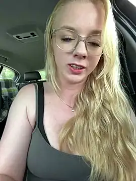 Snapshot of LinaLeana chatting on July 2026 10:28:02 AM LinaLeana online show from July 2026 10:28:02 AM