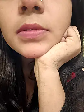 Snapshot of Beautiful_Eye chatting on December 2025 06:02:01 PM Beautiful Eye online show from December 2025 06:02:01 PM