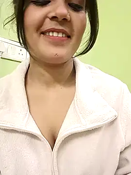 Snapshot of Beautiful_Eye chatting on December 2025 01:06:01 PM Beautiful Eye online show from December 2025 01:06:01 PM