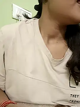 Snapshot of Beautiful_Eye chatting on January 2026 06:44:02 PM Beautiful Eye online show from January 2026 06:44:02 PM