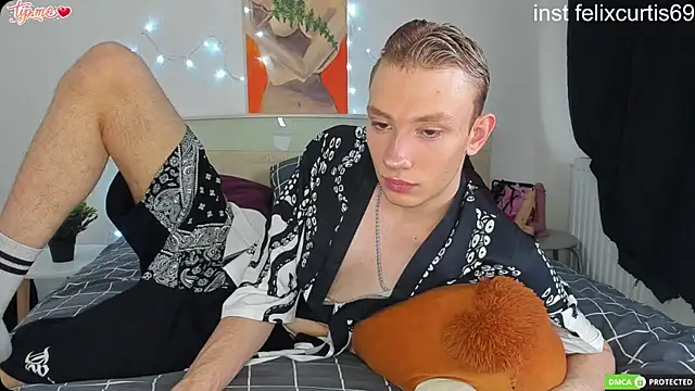 Snapshot of felixcurt69 chatting on August 2026 08:13:01 AM felixcurt69 online show from August 2026 08:13:01 AM