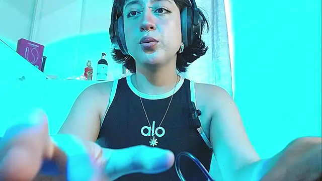 Snapshot of zora_blue777 chatting on October 2025 09:37:01 PM zora blue777 online show from October 2025 09:37:01 PM