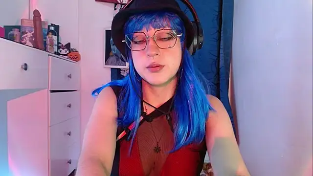 Snapshot of zora_blue777 chatting on November 2025 04:44:02 AM zora blue777 online show from November 2025 04:44:02 AM