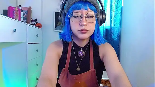 Snapshot of zora_blue777 chatting on November 2025 03:12:02 PM zora blue777 online show from November 2025 03:12:02 PM