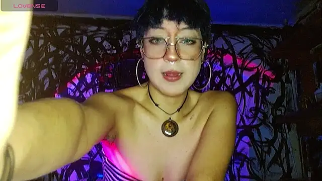 Snapshot of zora_blue777 chatting on December 2025 11:54:01 PM zora blue777 online show from December 2025 11:54:01 PM