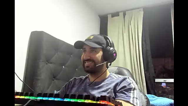 coolfriki online show from May 2026 01:21:02 AM