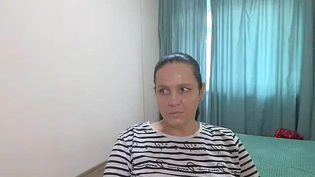Snapshot of Velve_Dream chatting on October 2025 06:00:01 AM Velve Dream online show from October 2025 06:00:01 AM