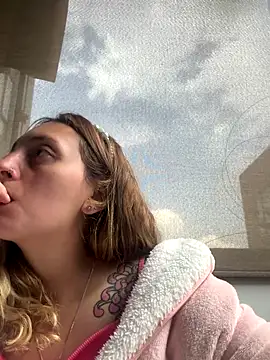 Snapshot of Mia_dca chatting on October 2025 03:11:02 PM Mia dca online show from October 2025 03:11:02 PM