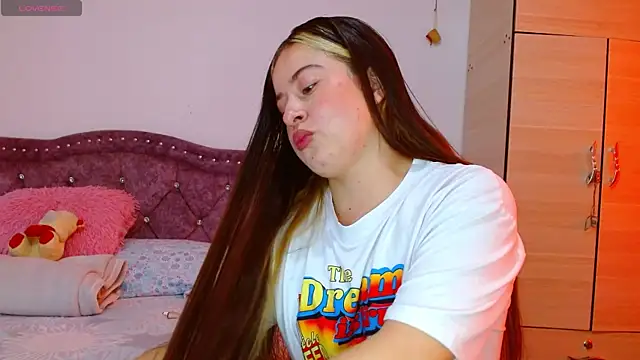 Snapshot of Hanssel_tess chatting on October 2025 04:30:01 PM Hanssel tess online show from October 2025 04:30:01 PM