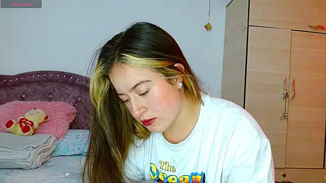 Snapshot of Hanssel_tess chatting on October 2025 05:02:02 PM Hanssel tess online show from October 2025 05:02:02 PM