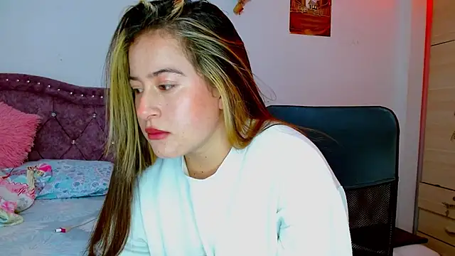 Snapshot of Hanssel_tess chatting on November 2025 06:19:02 PM Hanssel tess online show from November 2025 06:19:02 PM