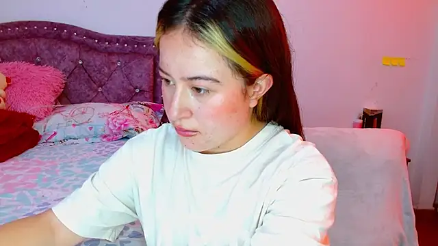 Snapshot of Hanssel_tess chatting on November 2025 06:34:02 PM Hanssel tess online show from November 2025 06:34:02 PM