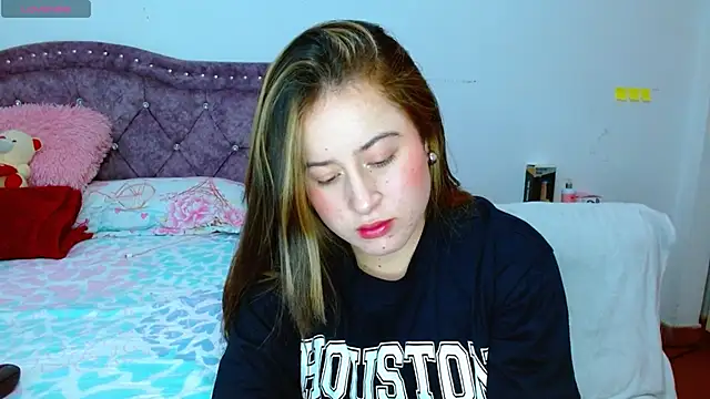 Snapshot of Hanssel_tess chatting on November 2025 08:11:01 PM Hanssel tess online show from November 2025 08:11:01 PM