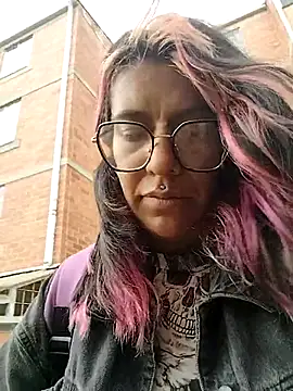 Abby 2-1 online show from October 2025 07:18:01 PM