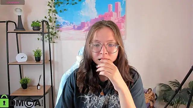 Snapshot of Nuura_Moore chatting on October 2025 12:36:01 AM Nuura Moore online show from October 2025 12:36:01 AM