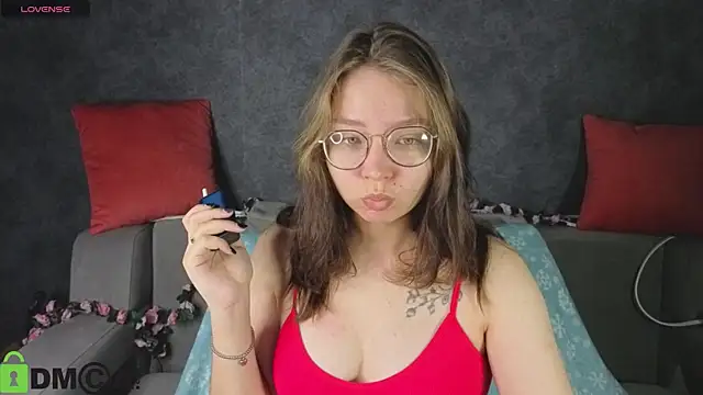 Snapshot of Nuura_Moore chatting on November 2025 01:05:01 AM Nuura Moore online show from November 2025 01:05:01 AM