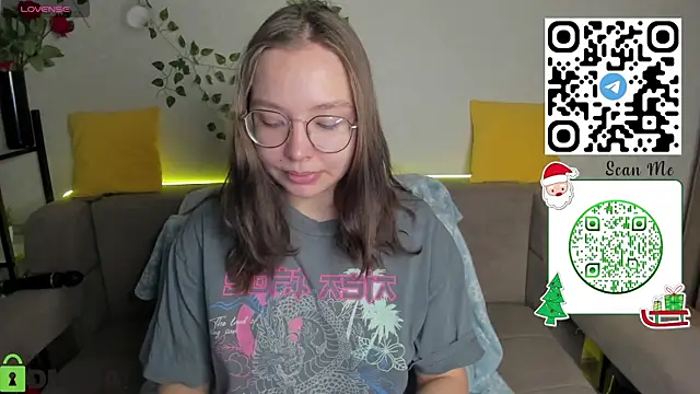 Nuura Moore online show from December 2025 01:13:02 AM