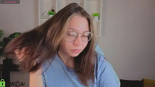 Nuura Moore online show from January 2026 01:08:01 AM