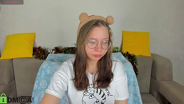 Nuura Moore online show from January 2026 12:57:02 AM