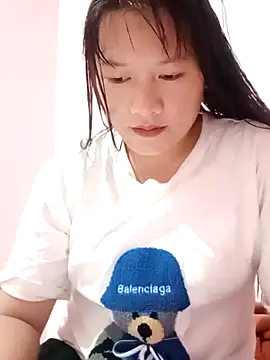 Snapshot of TrangNemo chatting on October 2025 11:51:02 AM TrangNemo online show from October 2025 11:51:02 AM