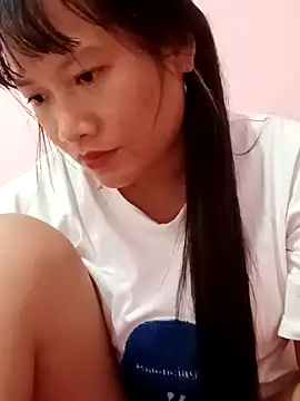 Snapshot of TrangNemo chatting on October 2025 03:48:01 AM TrangNemo online show from October 2025 03:48:01 AM